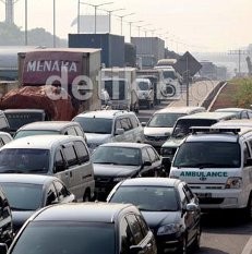 Kecelakaan Beruntun Terjadi di Tol Cawang