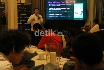 Selain itu BlackBerry juga meluncurkan program BlackBerry Berbagi THR.