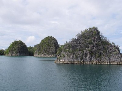 Inilah Keindahan Gugusan Pulau Kecil di Raja Ampat