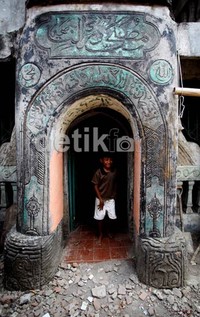 Ramadhan kiranya waktu yang tepat untuk berwisata. Khususnya berwisata rohani ke tempat-tempat yang memiliki makna akan keagungan islam, hingga mampu menambah keimanan kita akan kebesaran Allah.