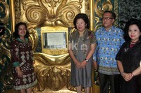 Menparekraf Mari Elka Pangestu berkeliling Monas dengan didampingi Wamenparekraf Sapta Nirwandar. (Gusmun/detikcom).