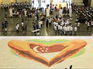 Rekor Mosaik Cupcake Terbesar Dipecahkan Oleh Singapura