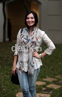 Si cantik Asmirandah bergaya casual.