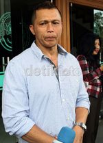 Resmi Cerai, Bang Tigor Nangis