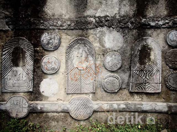 Ini Dia Masjid dengan Pintu Terbanyak di Indonesia