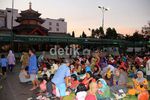 Menikmati Takjil di Masjid Cheng Hoo