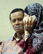 Dhana Menunggu Sidang
