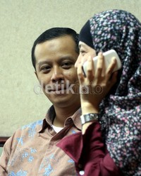 Persidangan tersebut juga dihadiri oleh istri Dhana. (Ramses/detikcom).