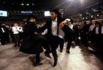 Saat Yahudi Ortodoks Usai Belajar Kitab Talmud