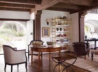 Ruangan ini biasanya digunakan oleh keluarga Reese untuk berkumpul dan bermain. (dok. ELLE Decor)