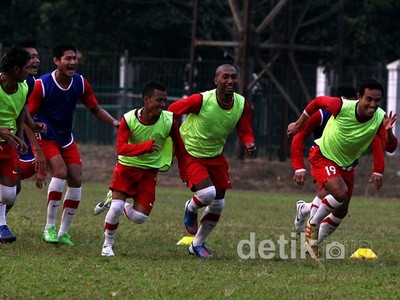 Pemain ISL-IPL Bersatu Lawan Valencia