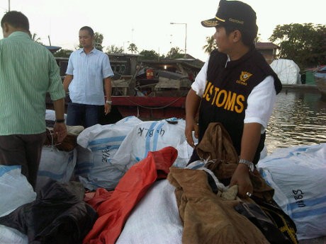 Bea Cukai Sumut Sita Pakaian Bekas Senilai Rp 500 juta dari Malaysia