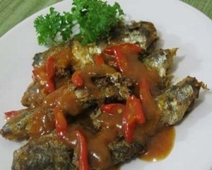 Yuk, Hidangkan Sarden yang Pedas Asam Ini