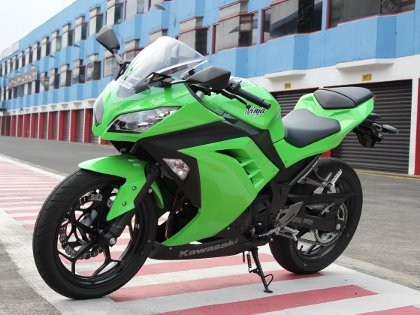 Ngetes Ninja di Sentul, 155 Km/Jam Masih Anteng