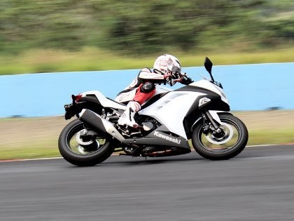 Ngetes Ninja di Sentul, 155 Km/Jam Masih Anteng