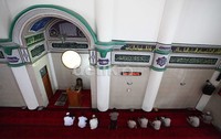 Masjid ini berlokasi di belakang gedung Rupatama Mabes Polri atau tidak jauh dari Gedung Bareskrim. Di tempat ini, para perwira tinggi hingga karyawan berdoa, sholat dan mendekatkan diri kepada Allah.