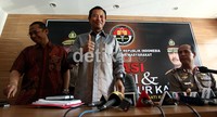 Pada akhir Juli, KPK sudah menetapkan 4 tersangka dalam kasus simulator SIM. Mereka adalah Irjen Djoko Susilo, Brigjen Didik Purnomo, pengusaha Budi Susanto, dan pengusaha Sukotjo Bambang.