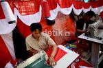 Agustus Datang, Penjahit Bendera Kebanjiran Order