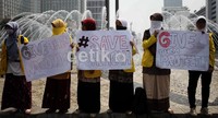 Mereka juga menyerukan pemerintah Myanmar untuk memberikan hak kewarganegaraan kepada penduduk Rohingya.