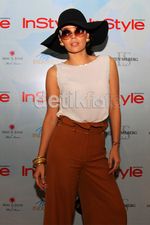 Gaya 70-an Dewi Sandra