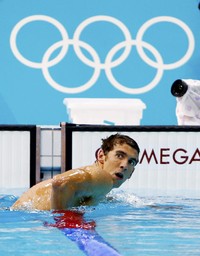 Setelah sepertinya tak terkalahkan di Olimpiade Beijing empat tahun lalu, Phelps mengawali penampilannya di London 2012 dengan kurang meyakinkan. Di final pertamanya, dia cuma bisa berada di posisi empat pada nomor 400 meter gaya ganti perorangan.