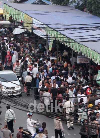 Tak Sempat Bikin Takjil? Mampir Saja ke Pusat Jajan Takjil Ini!