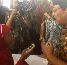 Kunker ke Pacitan, Soekarwo Ditodong Bocah SD