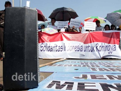 Umat Kristen Berdoa untuk Minoritas Rohingnya