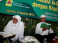 Tahun lalu, acara ini diikuti oleh sekitar 1.500 peserta dan berhasil mengkhatamkan Alquran sebanyak 1.200 kali. Dengan jumlah peserta yang lebih banyak dari tahun lalu, diharapkan peserta kali ini dapat mengkhatamkan Alquran lebih dari 1.200 kali.  (Foto: Dok PLN/Agus Tri)