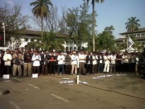 Ratusan Kader PKS Bandung Gelar Salat Gaib untuk Muslim Rohingya