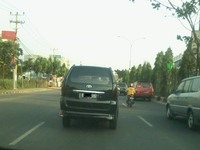 Dulu sebut saja, mobil Suzuki yang dipakai untuk ngangkot, kini ada lagi, Kijang Super berbodi Avanza. (Foto: Stephanus K Tjahja).