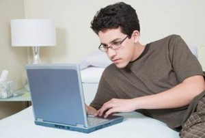 Gemar Nonton Porno Bikin Remaja Pria Cenderung Seks Bebas