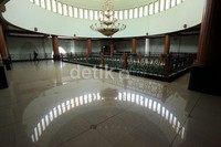 Masjid Agung Al Barkah kota Bekasi, dibangun tahun 1890 yang dipelopori oleh Penghulu Lanraad (Alm) H. Abdul Hamid.