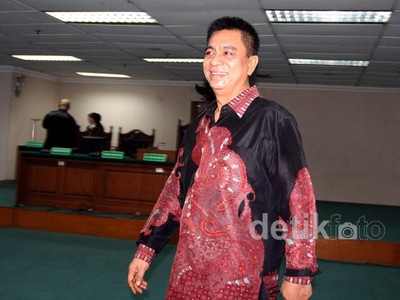 Ketua DPRD Jateng Murdoko Jalani Sidang Perdana