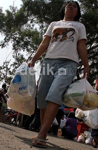 Untuk pasar murah di Ridwan Rais, Kemendag mendirikan 44 stand.