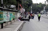 Polisi yang datang terlambat langsung meredakan situasi.