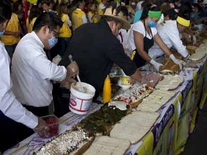 Wuih, Ada Sandwich Sepanjang 53 Meter Di Meksiko!