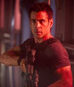 Aksi Collin Farrell di Total Recall
