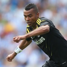Ashley Cole Bantah Minta Gaji Selangit