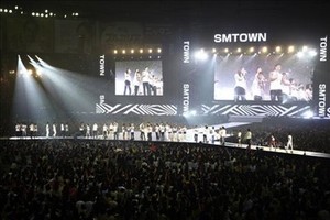 100 Ribu Orang Hadiri Konser SMTOWN di Jepang