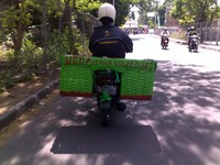 Motor dengan kalimat lucu ini diambil fotonya di seputaran kampus UGM, Yogyakarta.