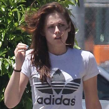 Kristen Stewart Keluar dari Persembunyian