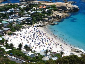Waduh! Buaya Masuk ke Pantai Wisata di Australia