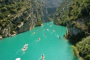 Berenang di Birunya Air Gorges du Verdon, Prancis