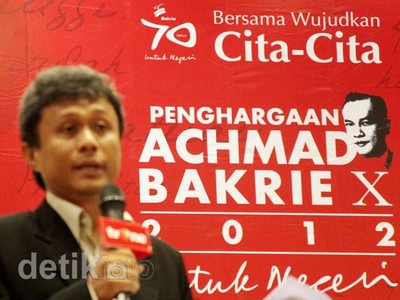 Penuh Kontroversi, Bakrie Award Tetap Digelar