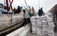Diperkirakan pengiriman barang dari dan keluar pulau Jawa itu akan meningkat pekan depan atau lebih tepatnya seminggu menjelang lebaran