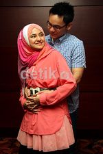 Hamil, Marshanda Tetap Trendi