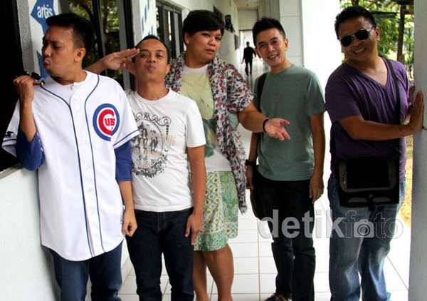 Gaya Casual Project Pop Gaya Casual Project Pop