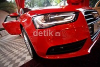 Audi A4 PI generasi ke-8 kini tampil lebih elegan dengan lampu LED.