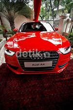 Audi A4 Meluncur